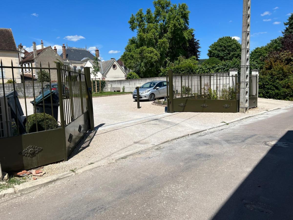 Appartements Domaine Gueguen Chablis Exterior foto
